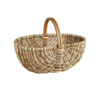 Cesta Rattan Oval com alça Cesta Rattan Oval com alça